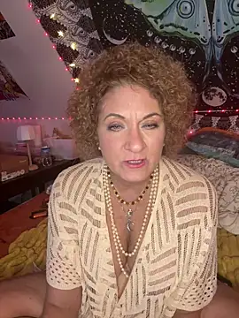 SuzyCatzz 现场XXX聊天