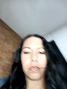 MiaForever1 – Naživo XXX chat