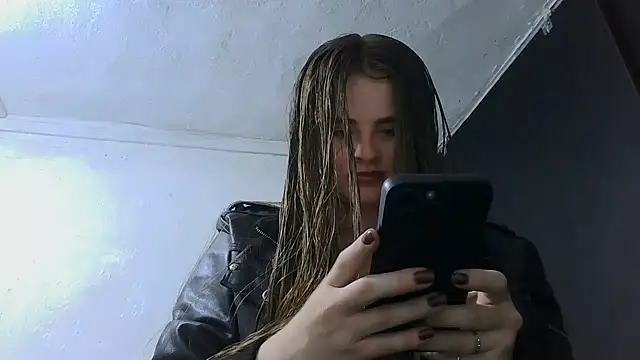 HellenMiyer1111 Adlı Modelin Canlı XXX Sohbeti