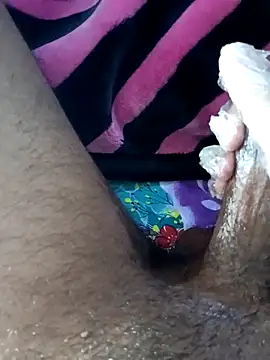 egyptman220: διαδικτυακό σόου στην κάμερα