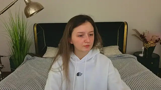 CyrenaLuxe's Live XXX Chat