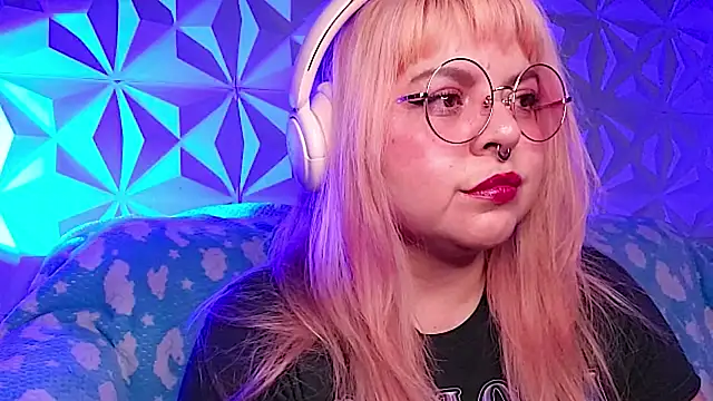 Satyn_doll 现场XXX聊天