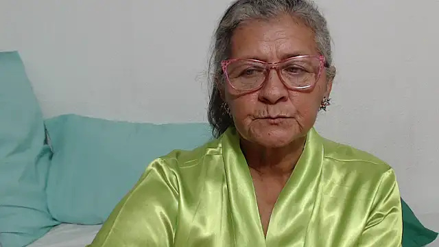 Chat XXX en directo de candy_mature_