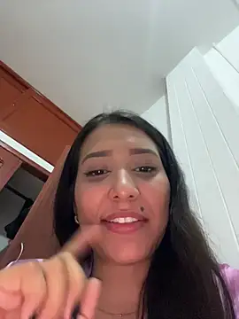 IsabellaJoness_: απευθείας συνομιλία ΧΧΧ