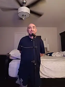 CumDumpPig83's Webcam Show