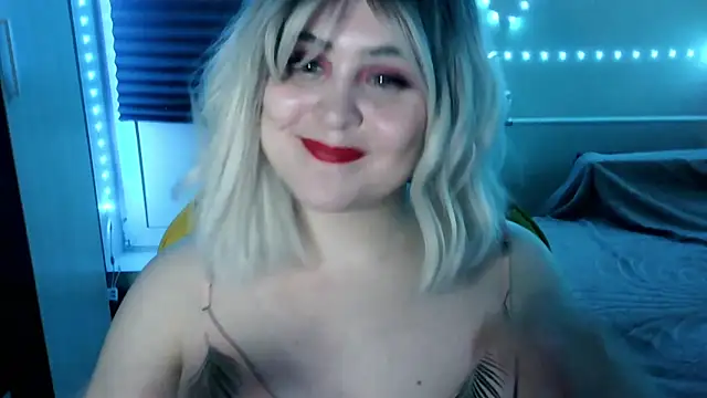 Lulovia Live XXX-chat