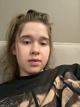 HornyGirlH Show Webcam