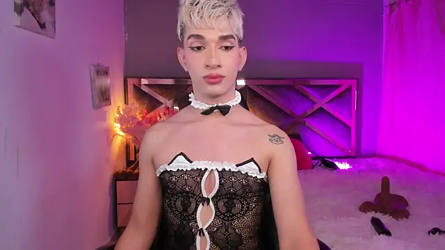 Cherry_zayden_: διαδικτυακό σόου στην κάμερα