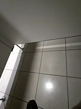 OssiBigCum: διαδικτυακό σόου στην κάμερα