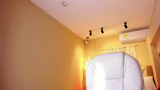 NahimiThompson Chat XXX live