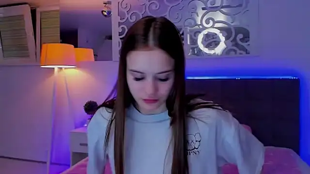 Chatroom XXX en direct de LuisaClover