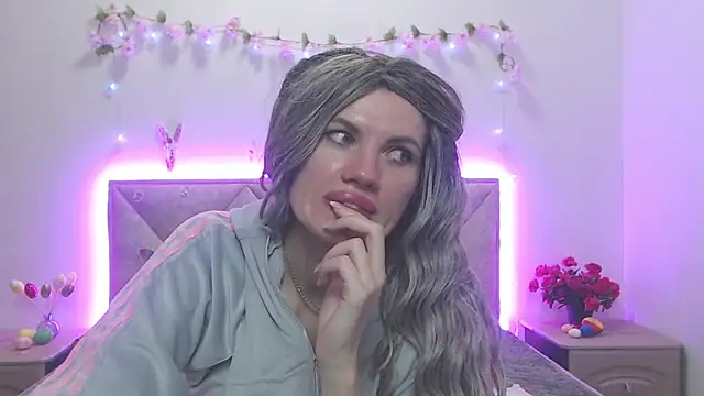 MilaLoonan Live XXX chat