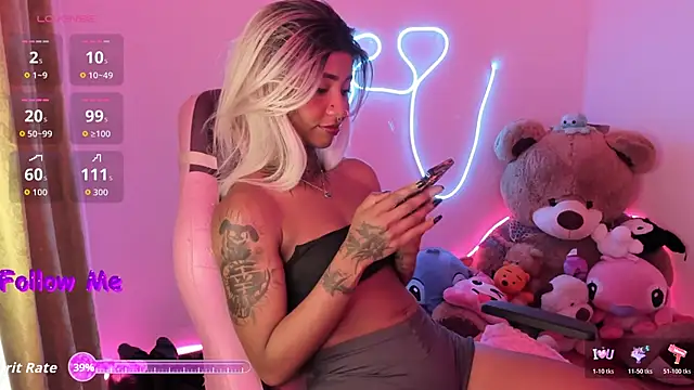 Pokazy przed kamerką – AshantiiSweet