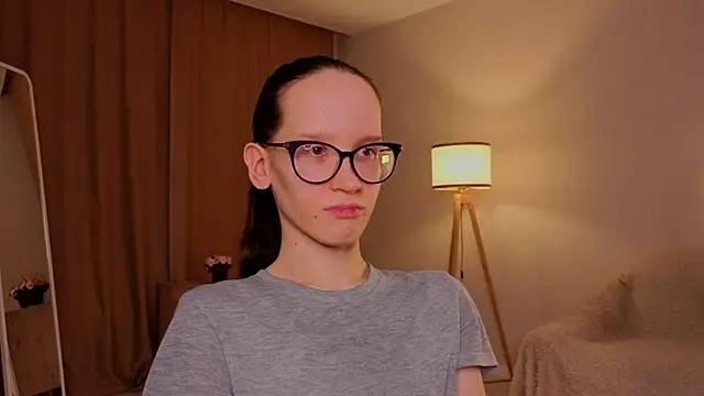 BettyBrowni Adlı Modelin Canlı XXX Sohbeti