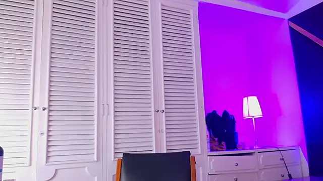 Adel_Nesbiit Chat XXX in diretta