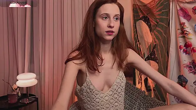 Онлайн чат XXX Hippieaura