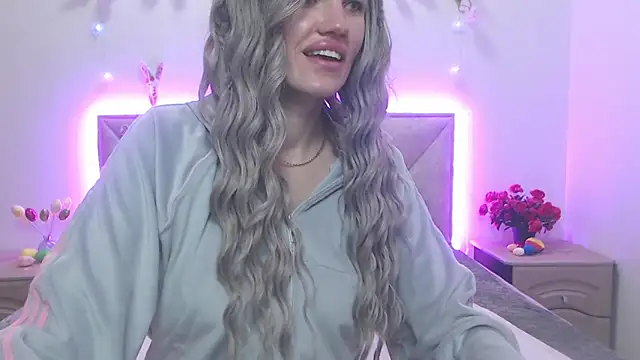 MilaLoona Chat XXX in diretta