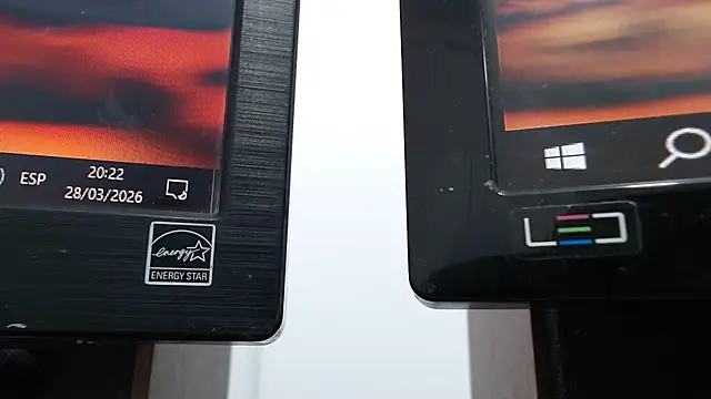 Chat +18 de emiliaa_hot ao vivo