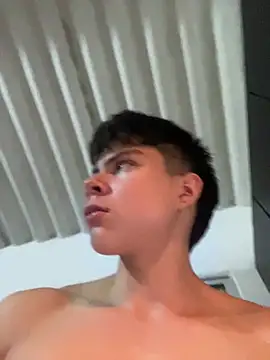 Handsome_boys69 即時 XXX 聊天