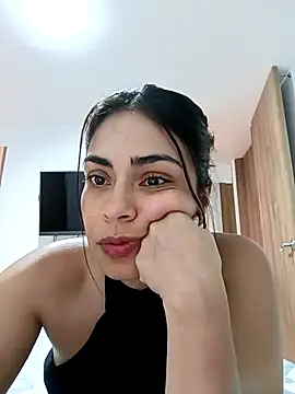 Ivanna2's Live XXX Chat