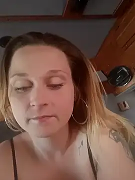 Czat XXX na żywo – Queen2454