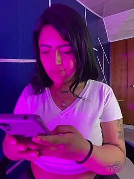 nikol_19x's Live XXX Chat