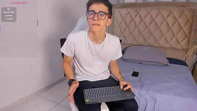 TylerCross_ Webcam Show