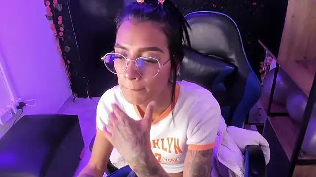 KarlaSlutSkinny__ Live XXX-Chat