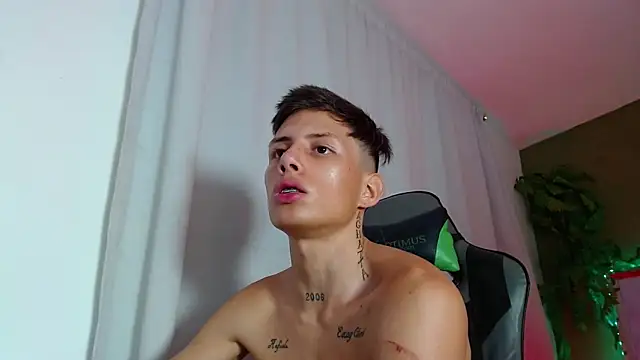 Didi_hard Pertunjukan Webcam