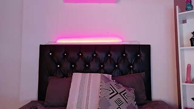 Chatroom XXX en direct de MariaGaitan