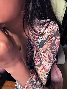 Lucky_Flora's Live XXX Chat