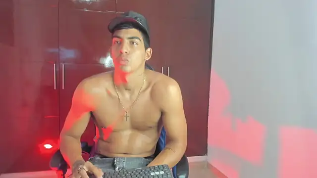 Chat XXX ao vivo de Milo_LatinBoy
