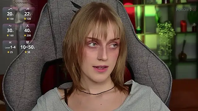 Chatroom XXX en direct de KiraMontoya