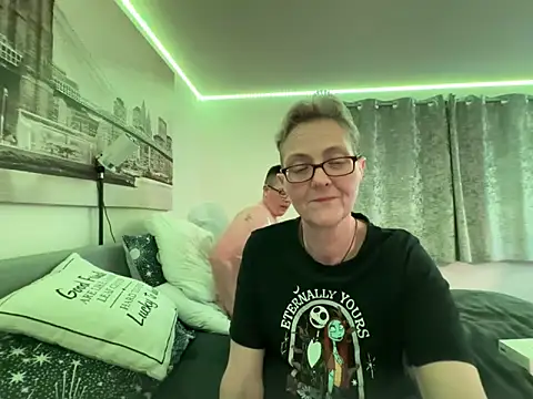 Živý XXX chat Curvy-Jinx