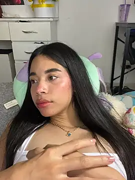 Milleradhara24のライブXXXチャット