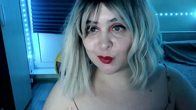 XXX chat uživo modela Lulovia