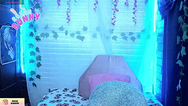 XXX chat uživo modela Roxanbunny1