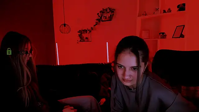 Chatroom XXX en direct de barbara_crazy