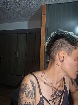 Pokazy przed kamerką – Megan_bad