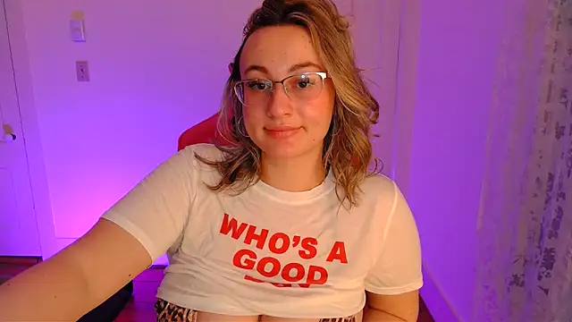 XXX chat uživo modela switchykitty