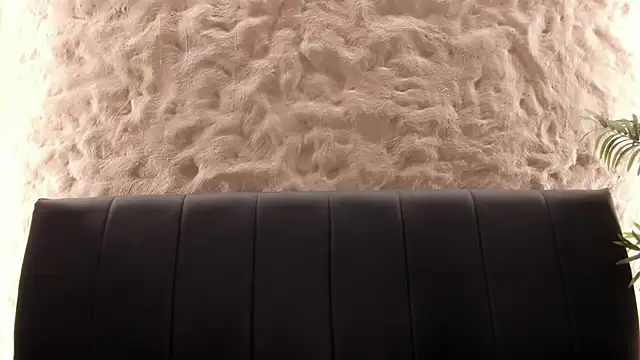 Naomy_gyal's Webcam Show