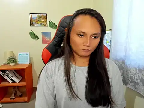 XXX chat uživo modela hella_queen