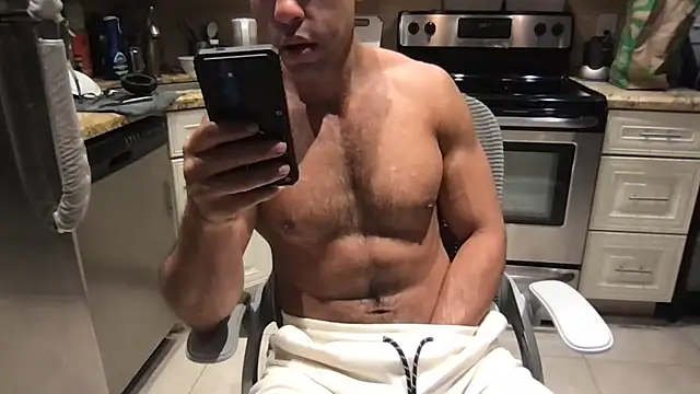 BigGuyMuscle webkamerás műsora