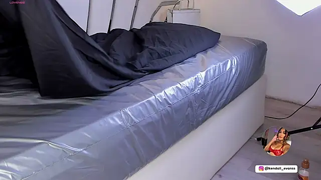 Chat XXX en directo de Kendall__evanss