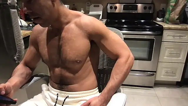 BigGuyMuscle Show in webcam