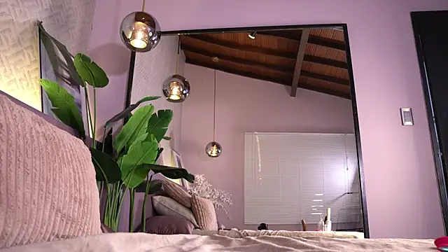 ElleDiane live XXX chat