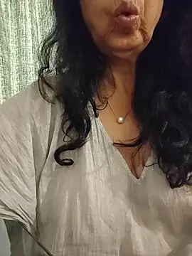 NakedMILFx 现场XXX聊天