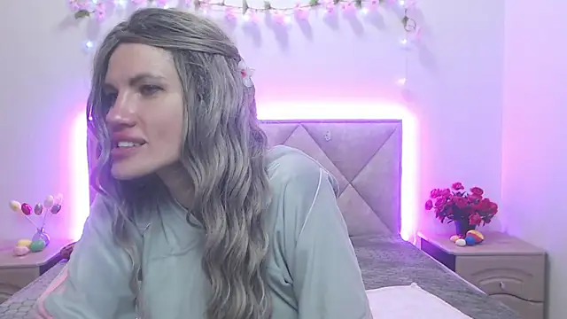 MilaLoona Chat XXX in diretta