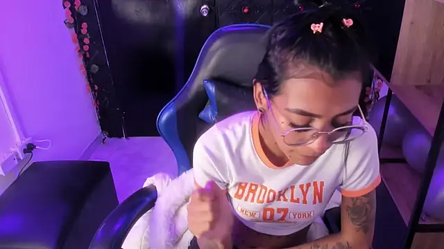 KarlaSlutSkinny__: онлайн-секс-чат