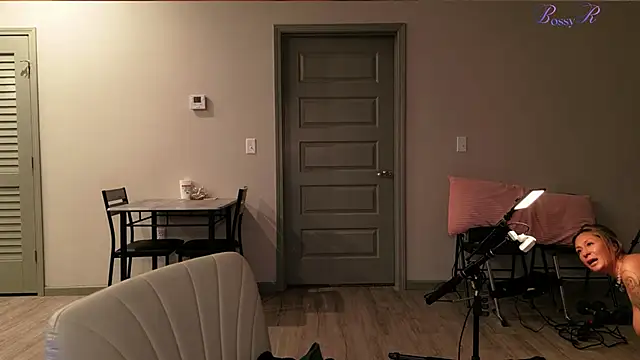 bossyroxy84のライブXXXチャット